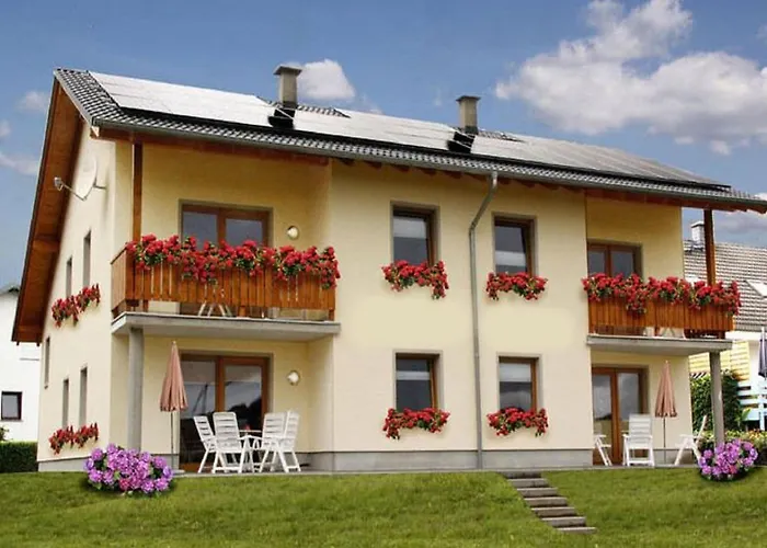 Lovely In Moerz With Garden & Balcony Apartament *